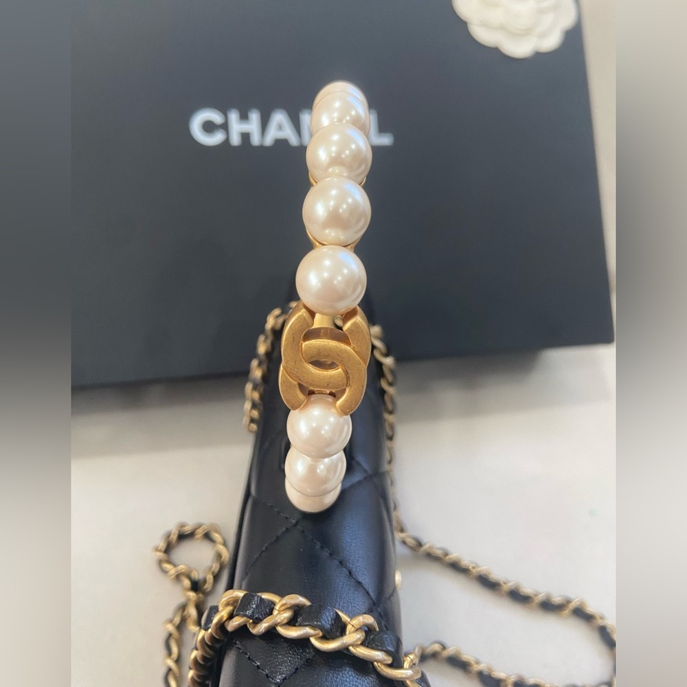 ❌❌SOLD❌❌NEW🔥🔥Chanel Quilted Lambskin Pearl Handle Crossbody Baby - Picture 2 of 14
